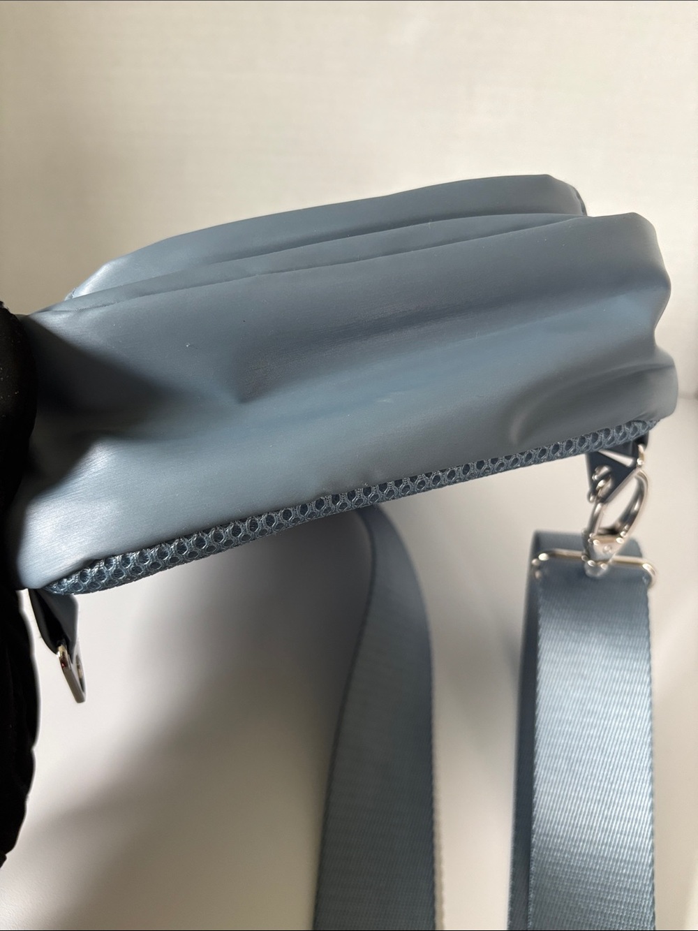 IHKWIP BLUE CROSSBODY BAG- LIKE NEW - Picture 8 of 14